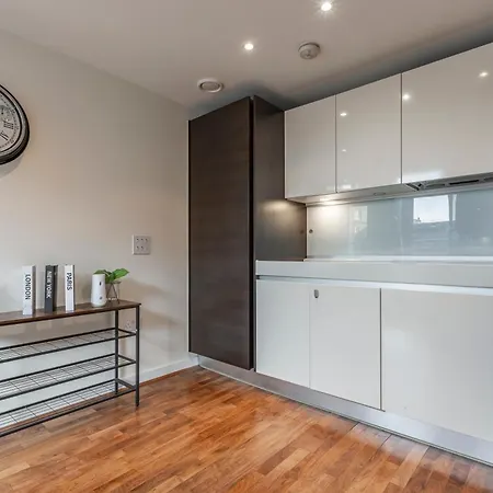 Modern London City Apartment Exterior photo