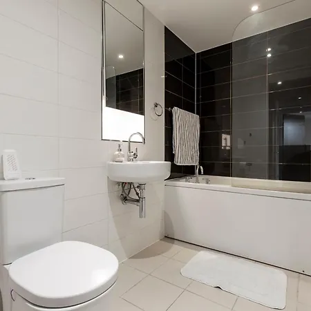 Modern London City Apartment Exterior photo