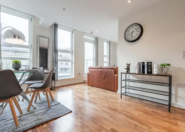 Modern London City Apartment